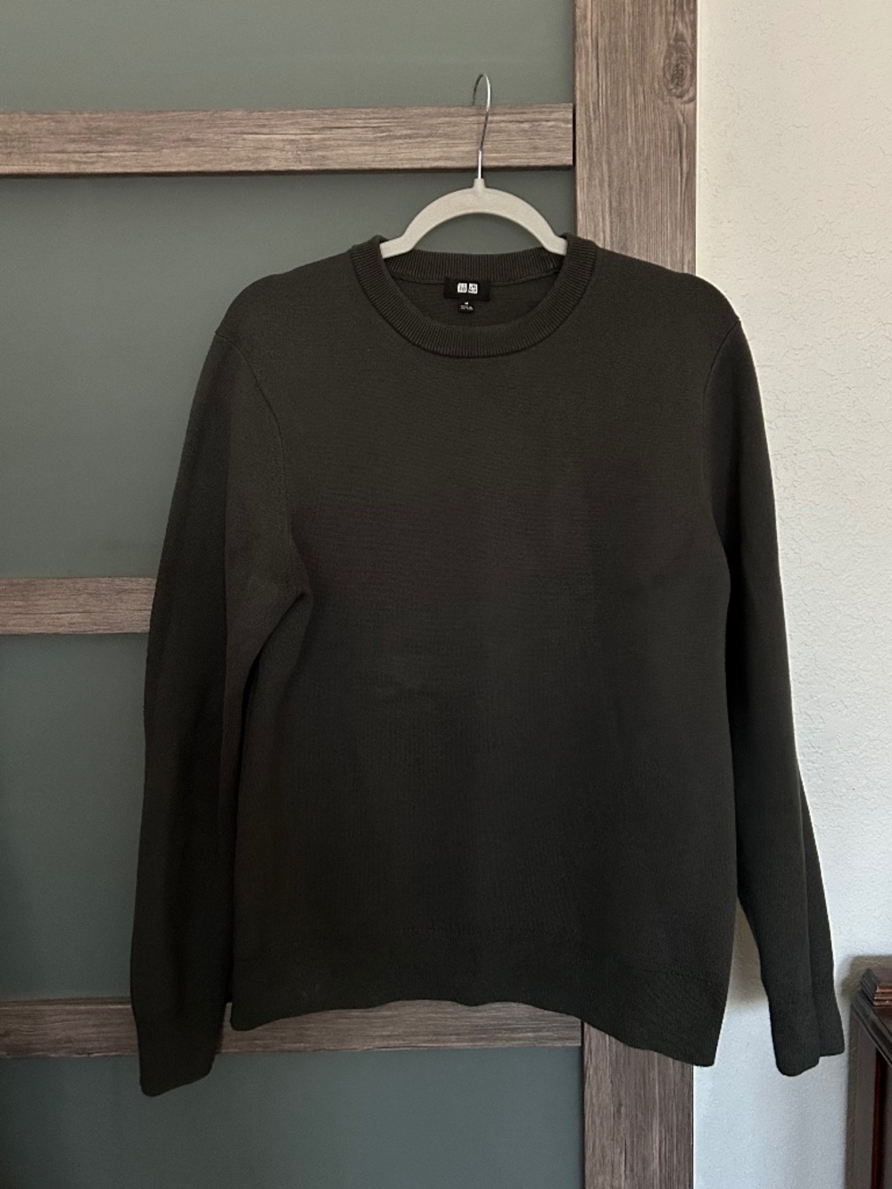 Uniqlo | Men's Dark Gray LS Sweater-Size M